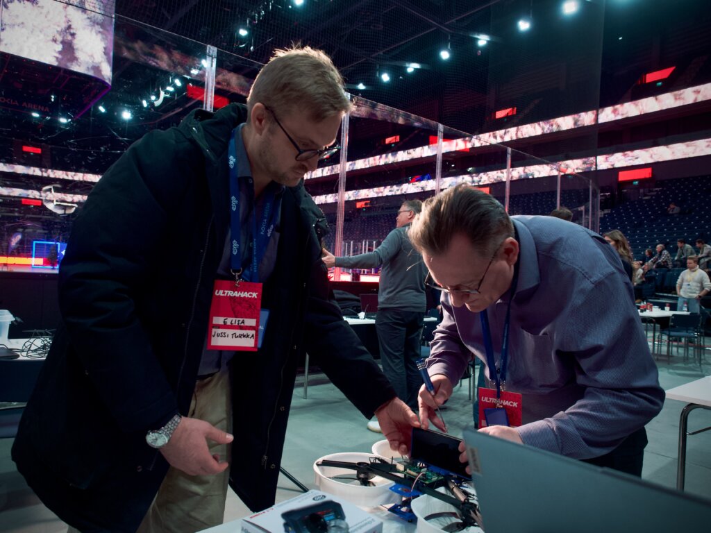 Droonien testausta Nokia Arrenassa.