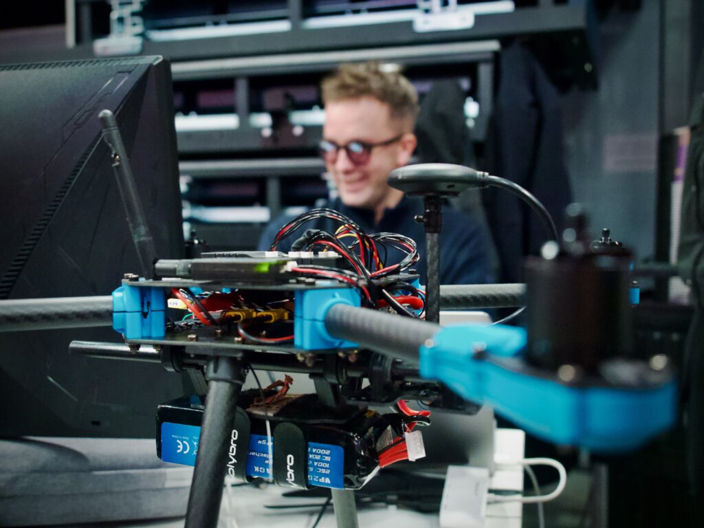 Jukka Hiidenheimo osallistui tammikuussa 2026 drone hackathoniin