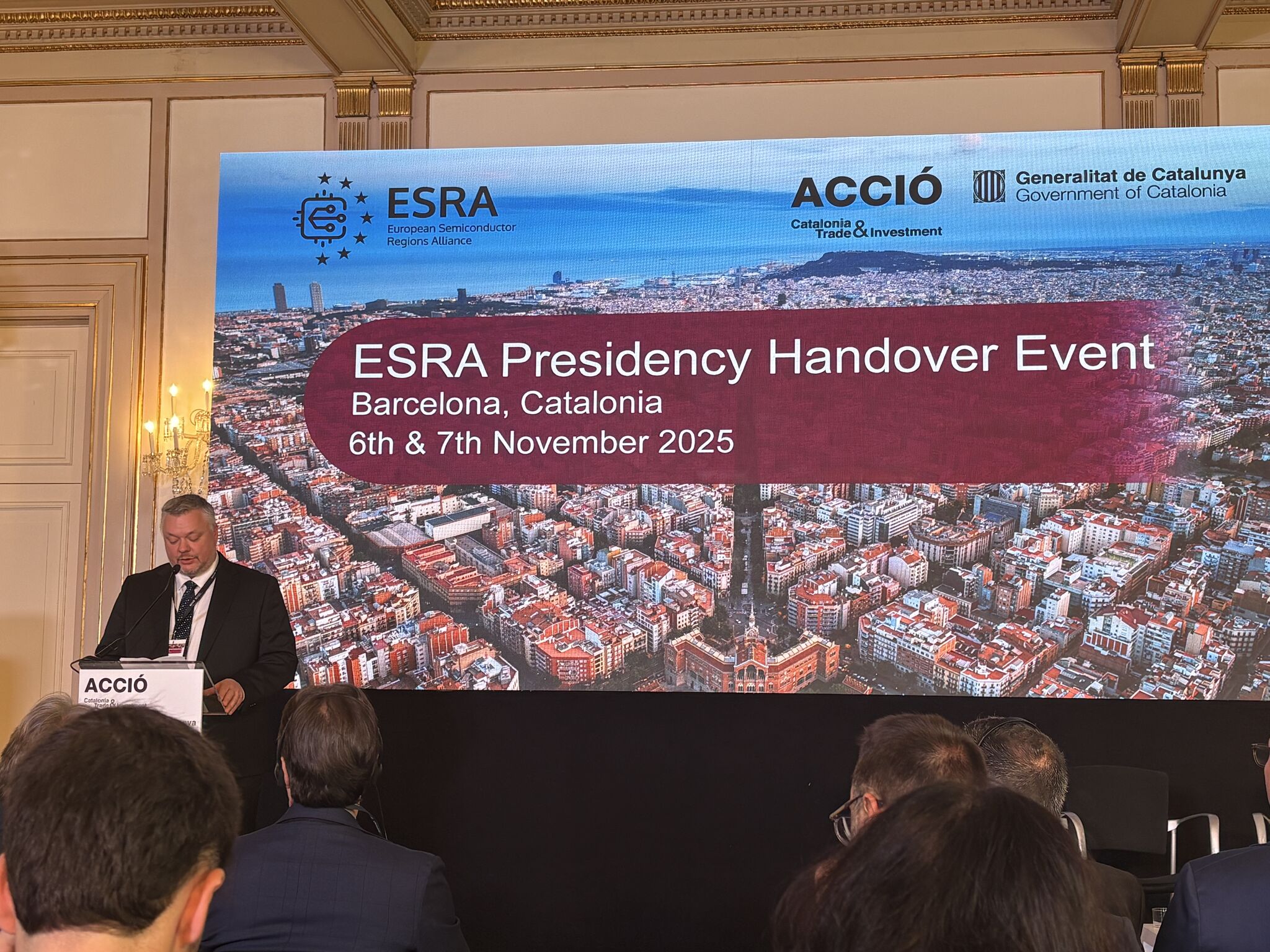 Pirkanmaan maakuntahallituksen puheenjohtaja Roope Lehto vastaanotti ESRA:n varapuheenjohtajuuden Barcelonassa perjantaina 7.11.2025.