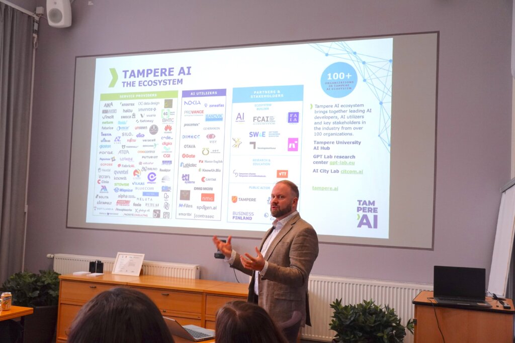 Kristian Valkama johtaa tekoäly- ja datatalousohjelmaa Business Tampereessa