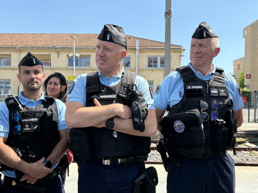 Turvallisuusviranomaisia Marseillen rautatieasemalla.