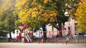 visit tampere children playground sorsapuisto autumn 2020 laura vanzo 1